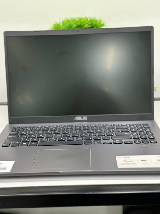 Asus core i3-7 / ram 8gb / ssd 128 gb / —