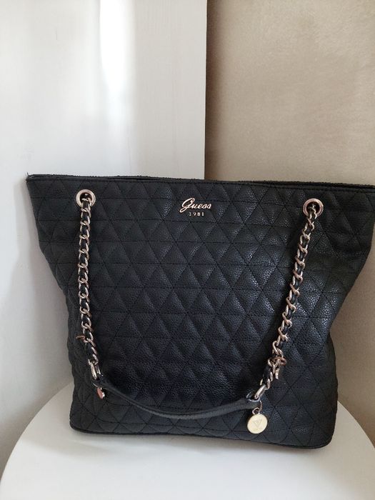 Дамска чанта Guess