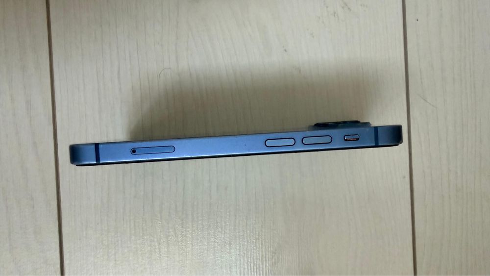 Продам Iphone 13 mini blue