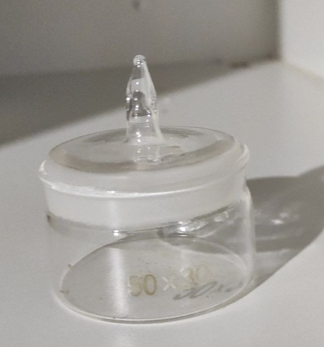 Бюксы стеклянные.