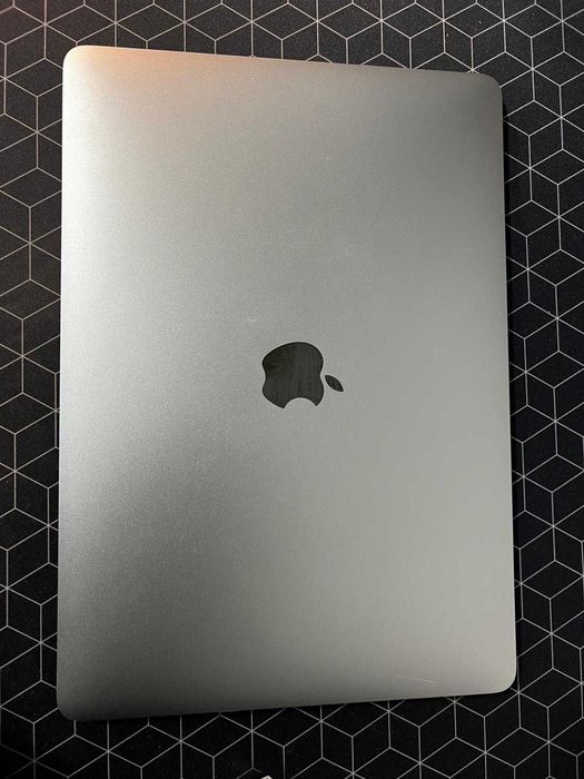 MacBook Air M1 8GB RAM / 256GB SSD • Stare f buna • Cutie + Accesorii