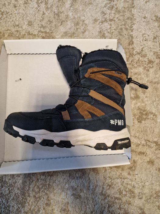 Като нови носени са 3 пъте   .PMG -апрески (ботушки ) с подметка на Mи