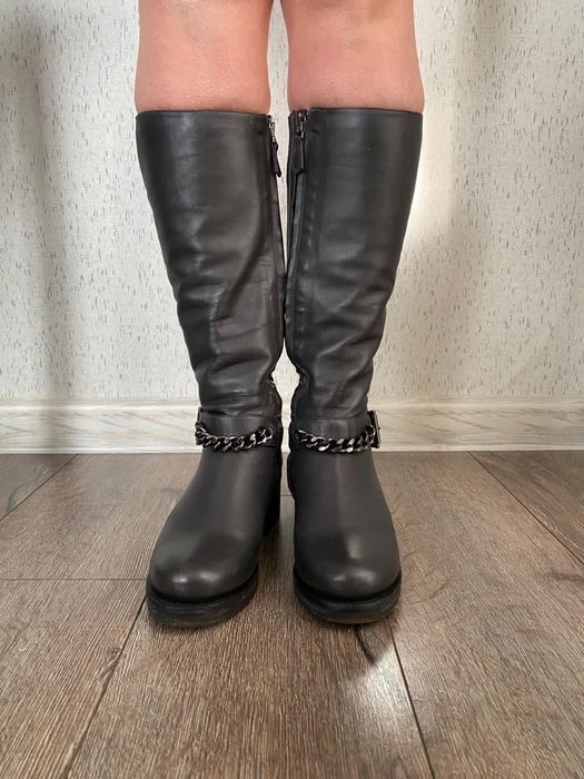 Продам зимние сапоги