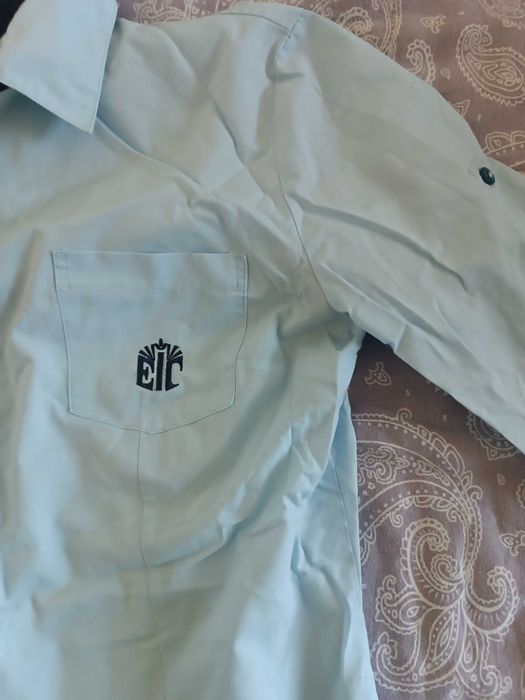 Униформа на Първа езикова гимназия