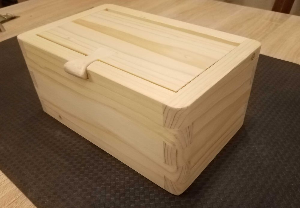 Дървена кутия за бижута, часовници и .тн.