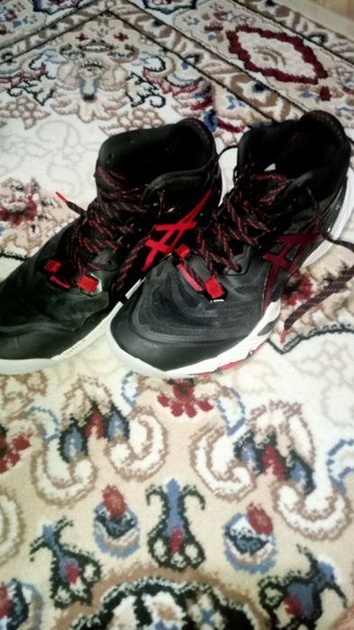 Продажа кроссовок