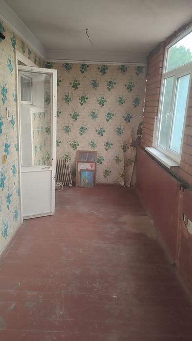 В городе Бекабад продается 3 ком квартира
