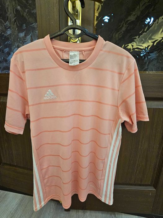 Adidas Futbolka FT 6761  Razmer L