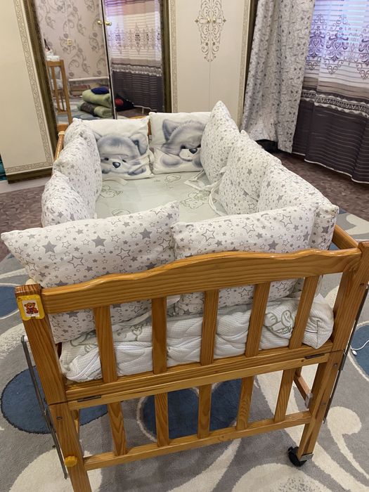 Кровть с бортиком