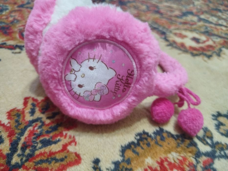 Розовые наушники