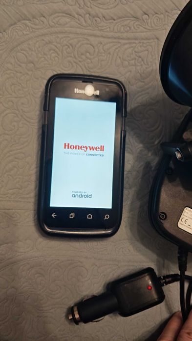 Terminal scaner  Honeywell Dolphin CT60 suport si incarcator auto  varianta fara sim doar wi-fi