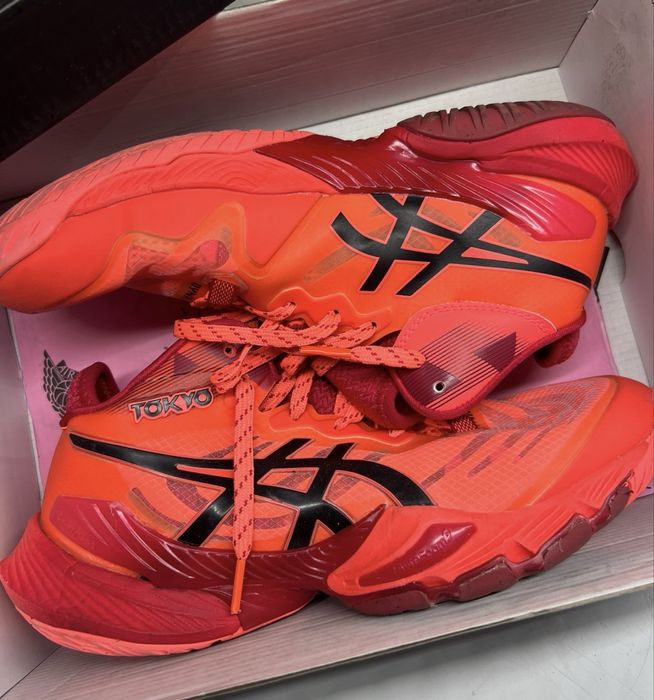 вооейбольние кроссовки Asics TOKYO