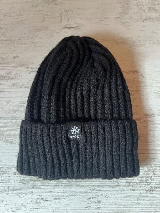 Зимни шапки само по 2.5 евро черен , бял , син , кафяв и цикламен цвят