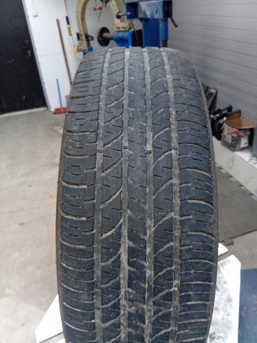Продам одну всесезонную шину
