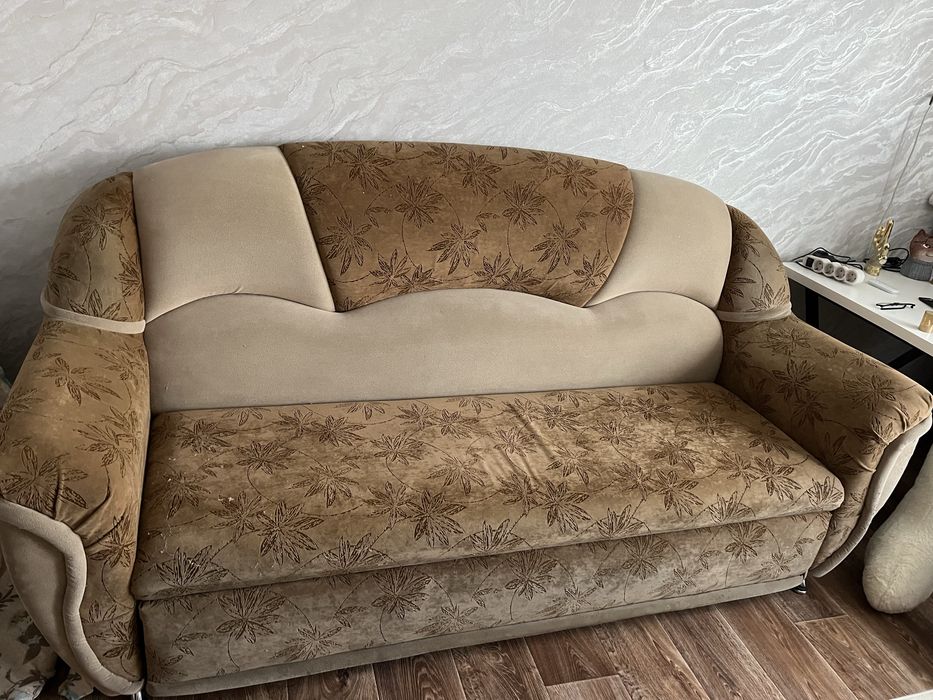 Отдам Диван даром