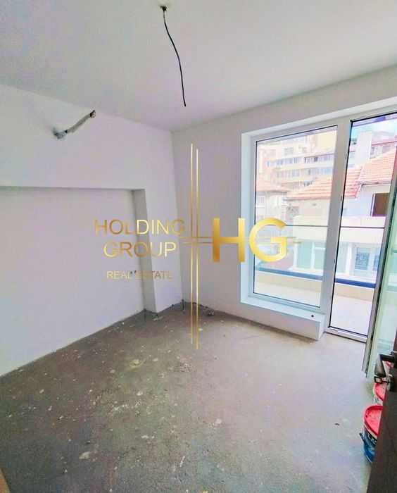 Продава се Четиристаен апартамент в Варна, Левски - 117 кв.м за 1872 €/кв.м - Снимка #1