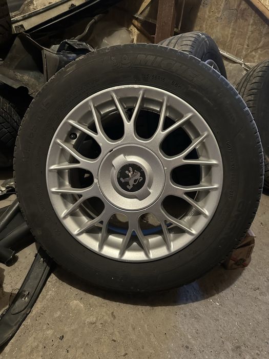 Джанти с гуми Peugeot 15R