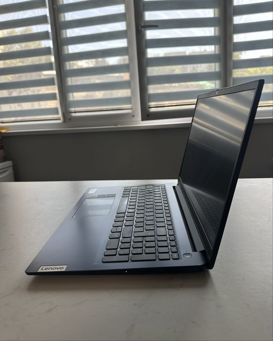 Лаптоп lenovo в гаранция