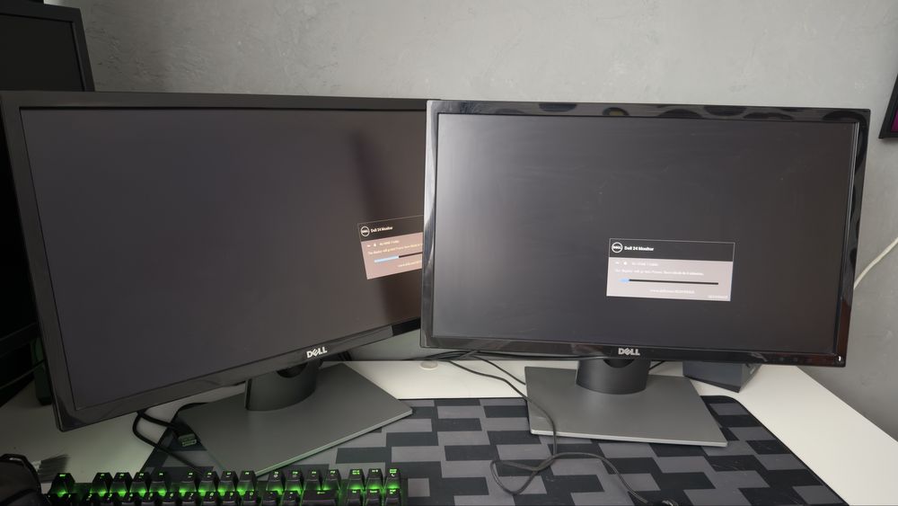 Monitoare LED DELL