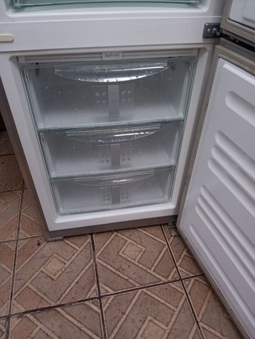 Иноксов комбиниран хладилник с фризер Liebherr A+++ 2 години гаранция