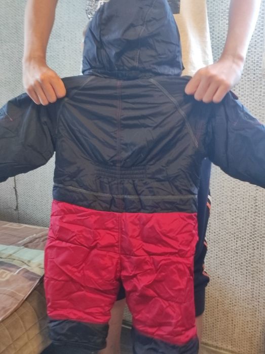Продам зимний комбинезон детский