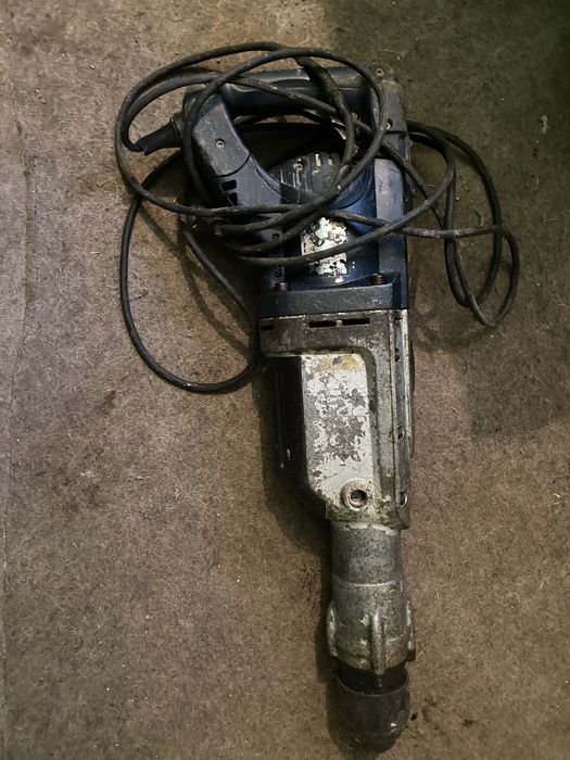 Ciocan rotopercutor aeg pm 10