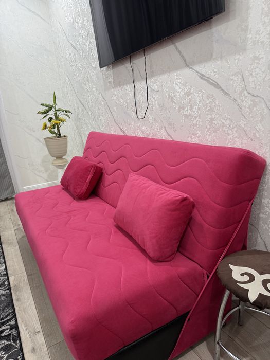 Диван в отличном состояний