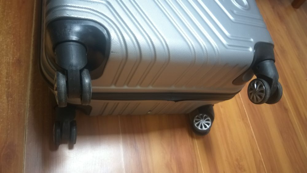 Куфар среден размер