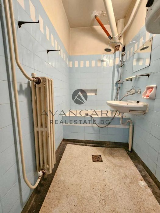 Продава се Тристаен апартамент в Пловдив, Център - 110 кв.м за 2055 €/кв.м - Снимка #13