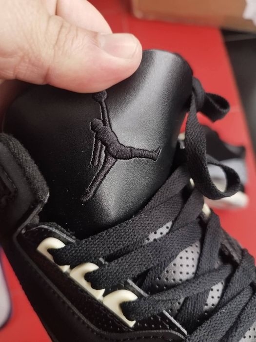 Nike Air Jordan 3 Retro Off Noir, mărimea 42 (26,5cm)