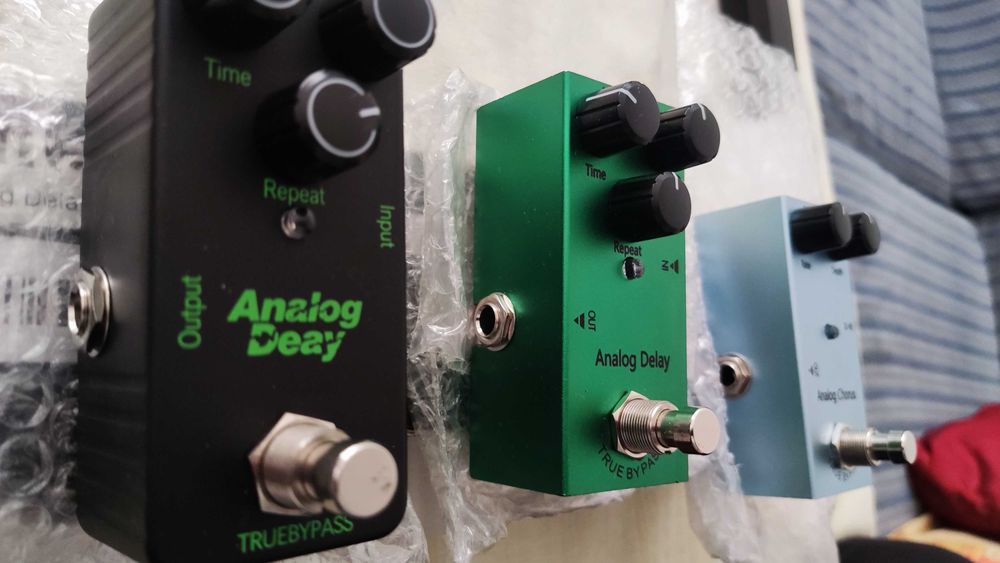 китарни педали хорус и делей