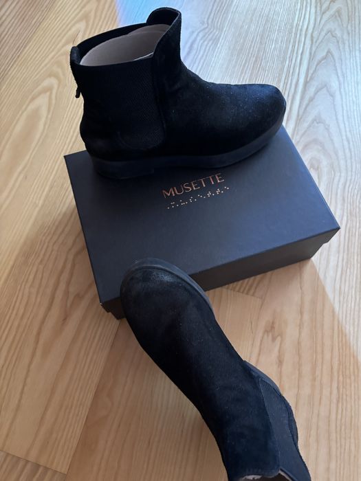 Ботушки велурени нови