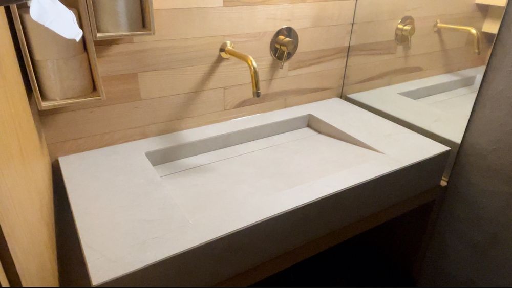 Renovare baie, montaj gresie, faianta, chiuveta din gresie