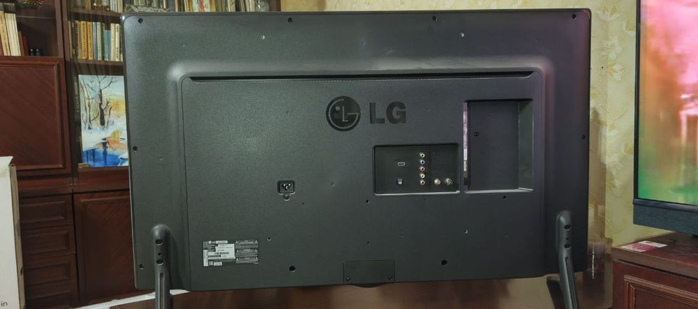 Телевизор LG 42'