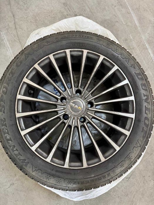 Vand genti cu TPMS sensor+ anvelope iarna DUNLOP, 225/55R17, BMW