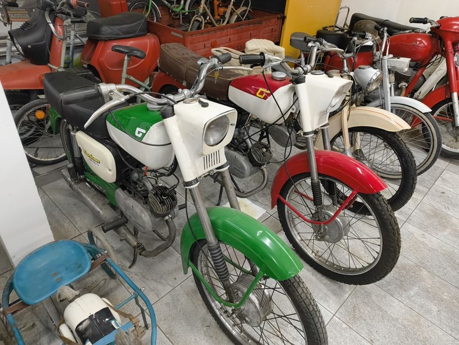 Продавам стари мотори