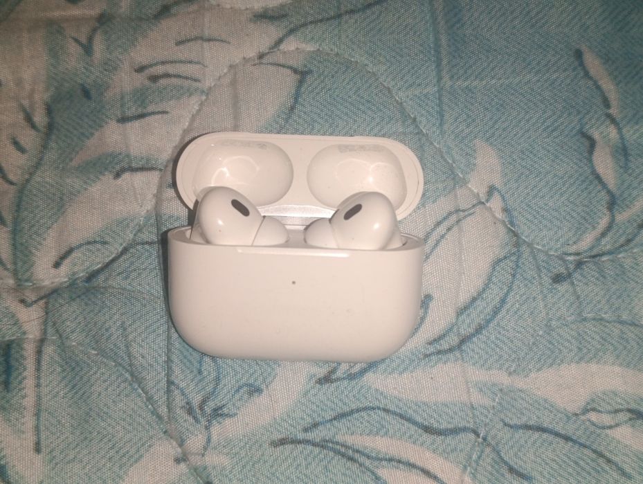 AirPods (не оригинал) бу