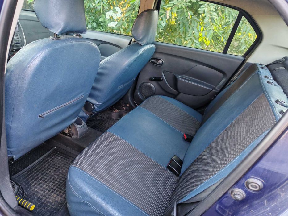 vând autoturism Dacia logan