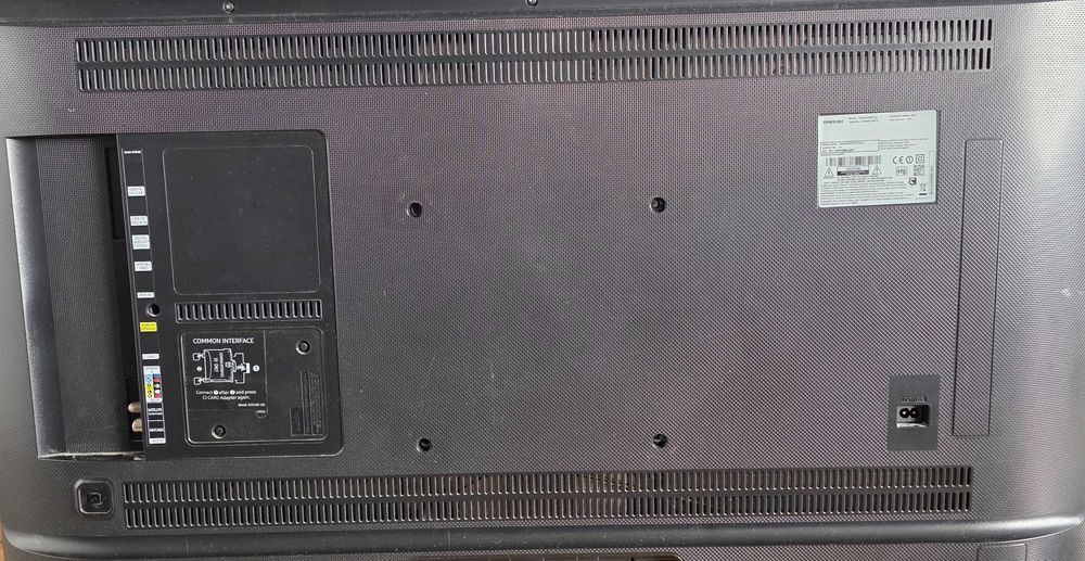 Телевизор Самсунг 43 инча - TV Samsung UE43KU6072U