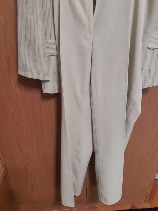 Дамски  костюми в две части