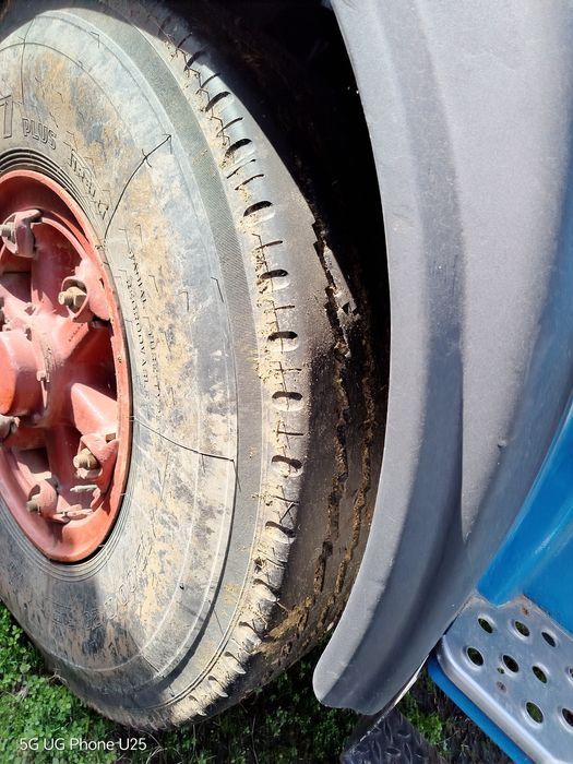 Тристранен САМОСВАЛ КАМИОН С 8 тона КРАН