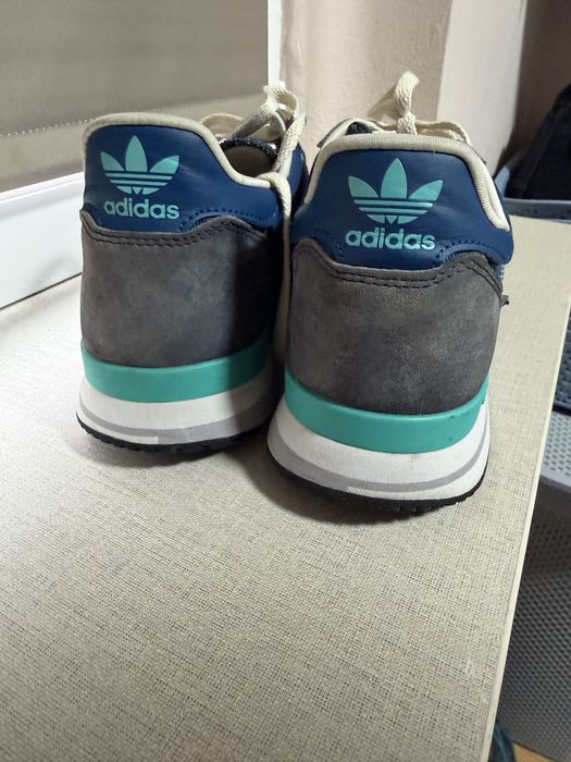 pantofi ADIDAS marimea 42-2/3