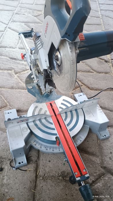 Bosch GCM 80 SJ (fierăstrău circular de tăiat la unghi, 1400W, disc 21