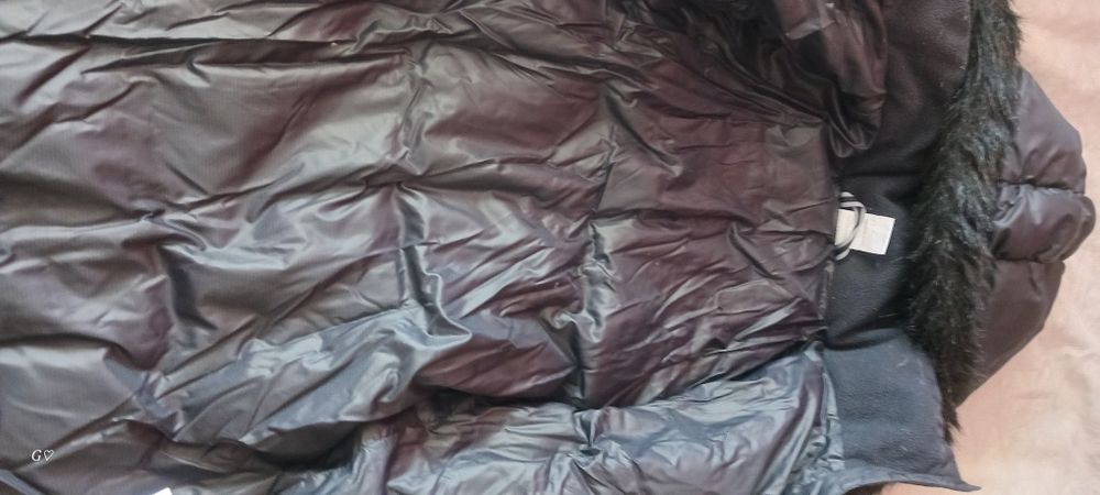 Оригинално яке Адидас S  размер  с гъби пух