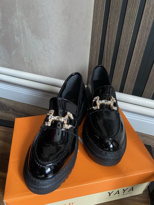 Лачени кожени Лоуфъри