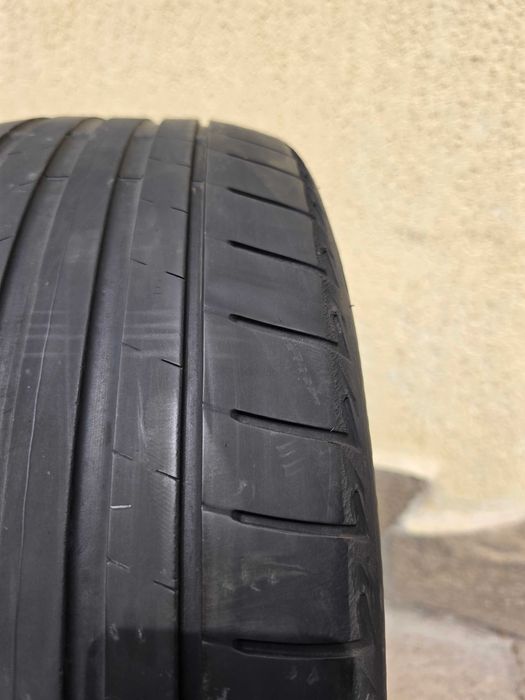 2 бр. летни гуми 225/40/19 Bridgestone MO DOT 3921 4 mm