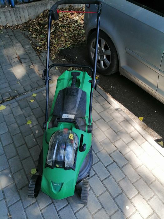 Masina tuns iarba gazon pe baterie acumulator