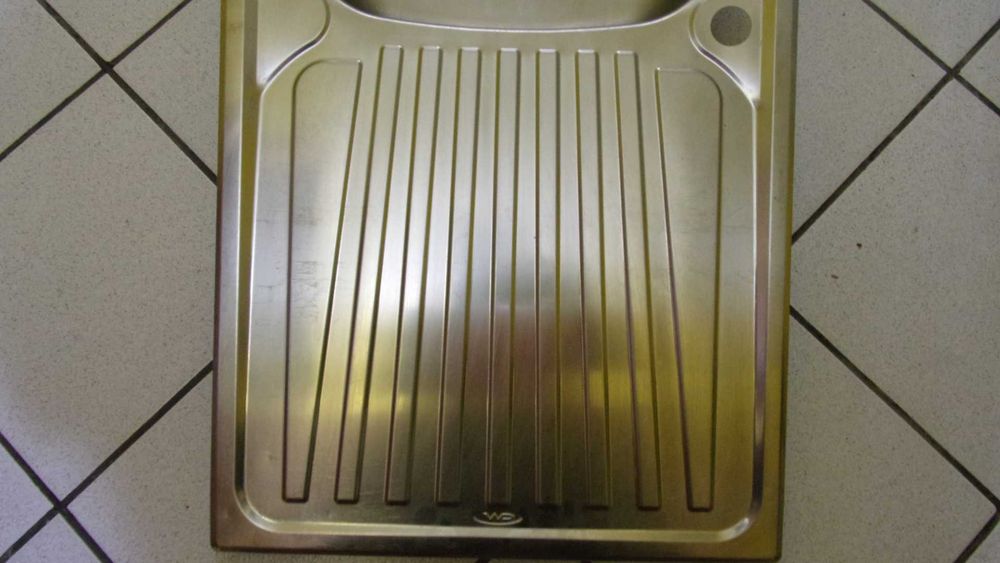 AIKO metal sink for kitchen 860mm x 500mm x 150mm - 1 year old - perfect condition