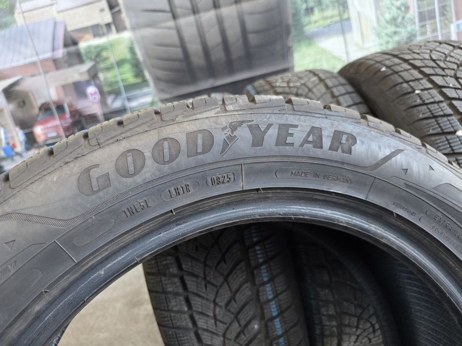 225/55/18 Goodyear 4бр