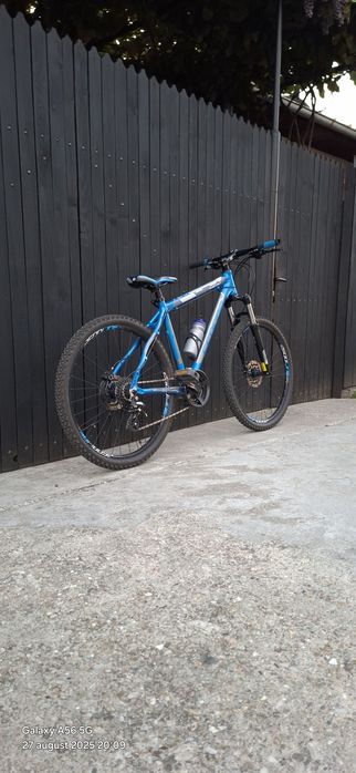 Vând  bicicleta pentru copii.